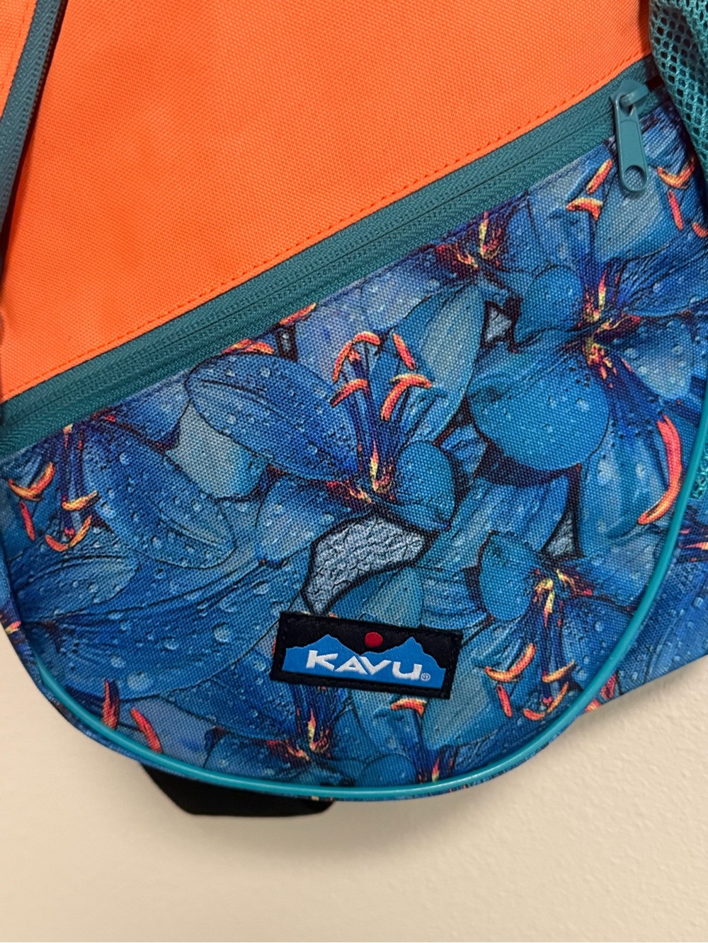 Kavu Paxton Rope Back Pack in Electric Lily - Picture 3 of 9